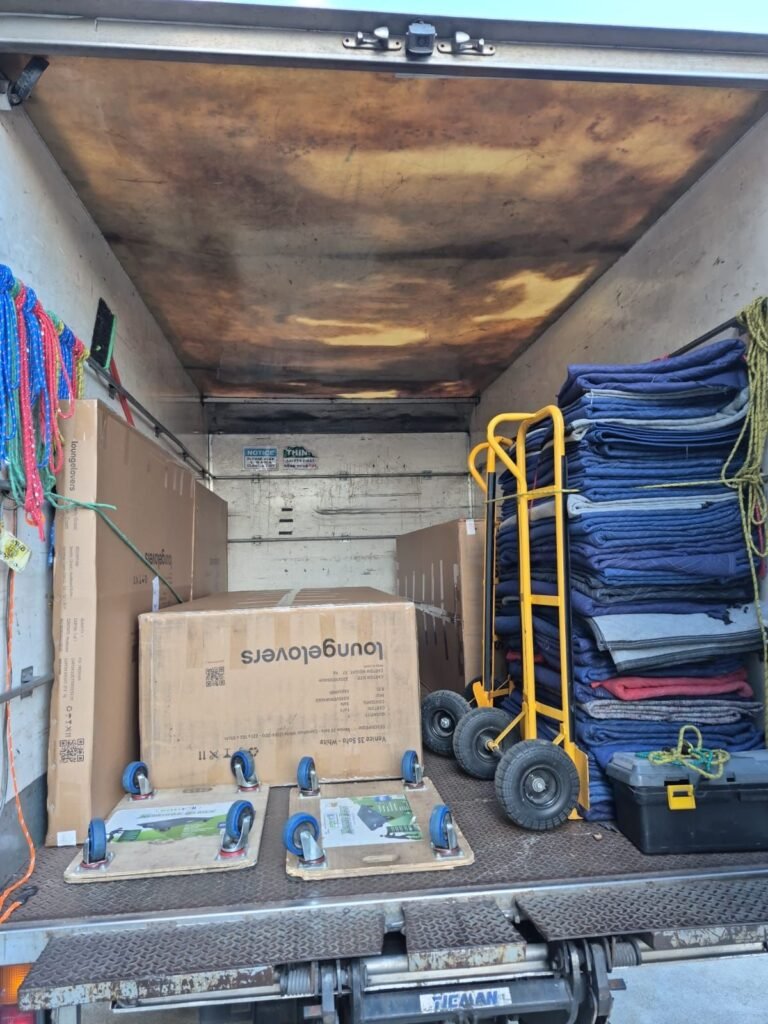 Cheap local moving service at Wollongong, NSW